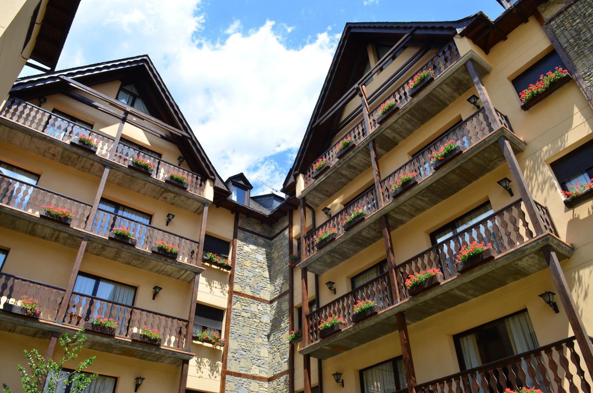 Aparthotel El Refugio De Aran Vielha